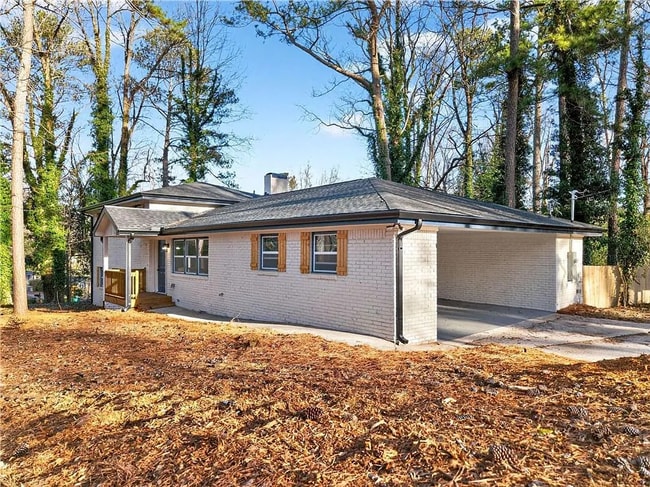 Building Photo - 4 Bed, 3 Bath in Decatur!