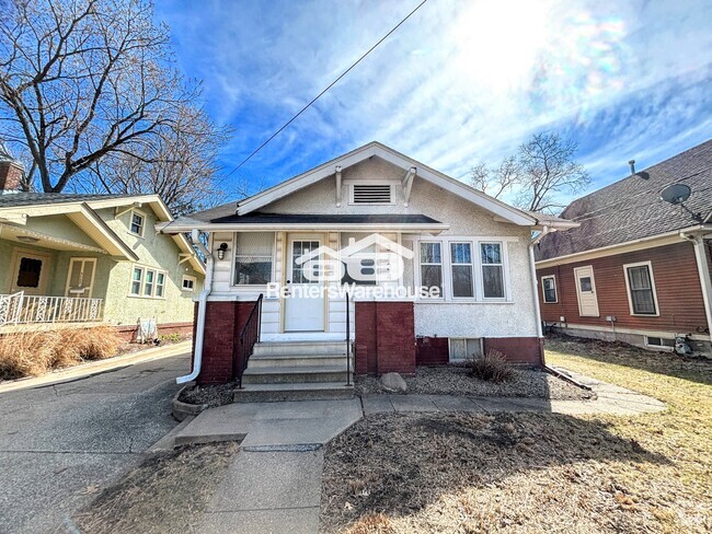 Building Photo - 3724 University Ave
