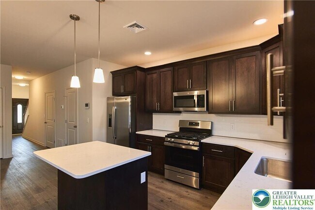 Building Photo - 6639 Stein Way