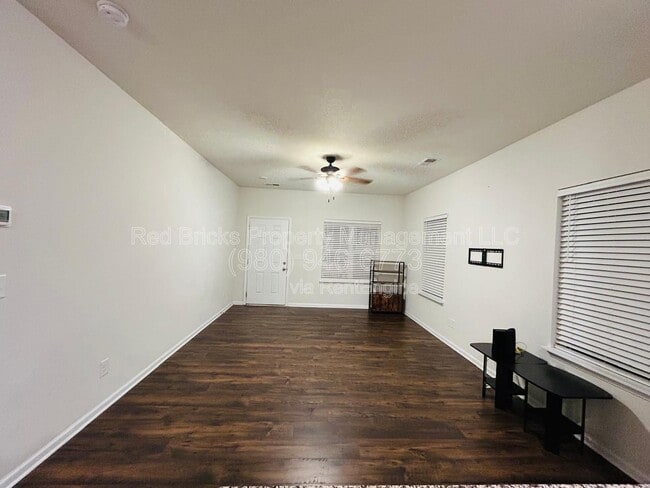 Building Photo - 9315 Grand Valley Dr