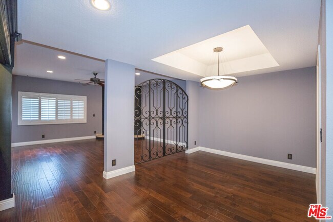 Building Photo - 4355 Ventura Canyon Ave