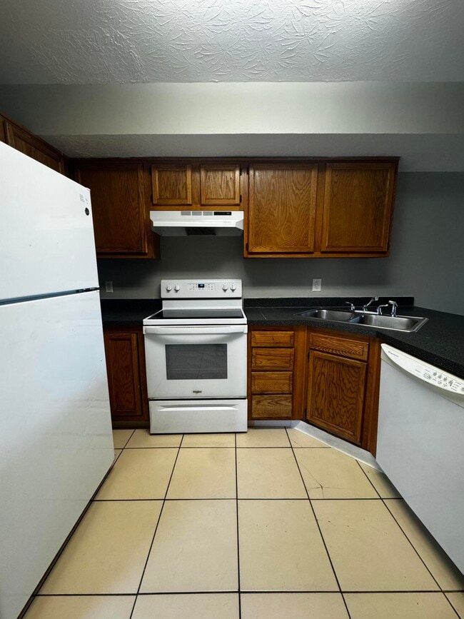 Building Photo - 230 Mousas Way