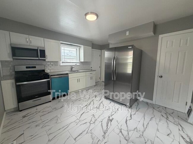 Building Photo - 3349 Marmary Ln