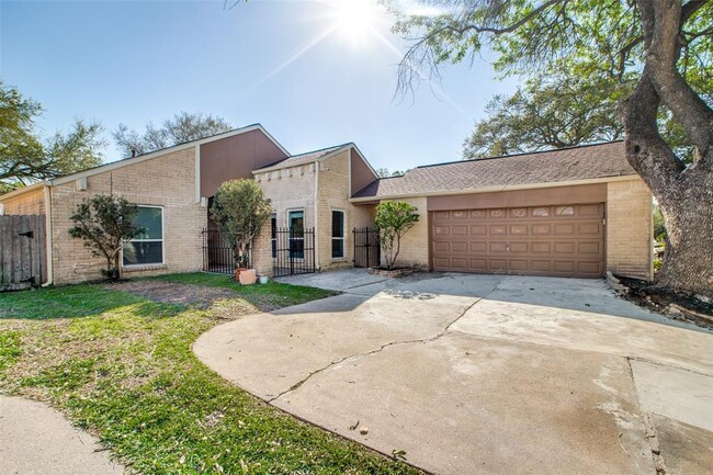 Building Photo - 7819 Bankside Dr