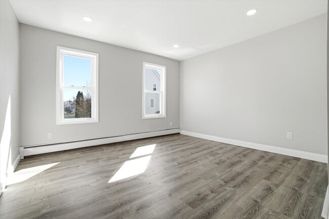 Building Photo - 254 Auburn St