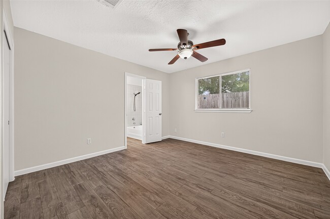 Building Photo - 7407 Cortes Dr