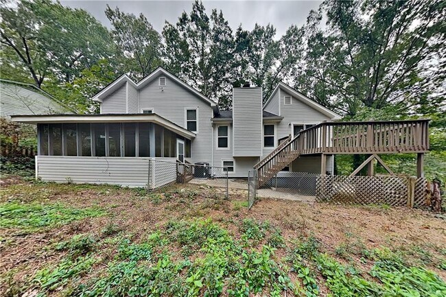 Building Photo - 6627 Windwood Cir