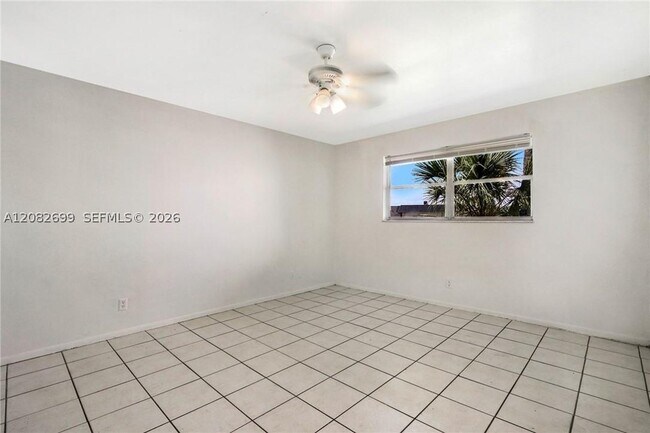 Building Photo - 7831 N Colony Cir