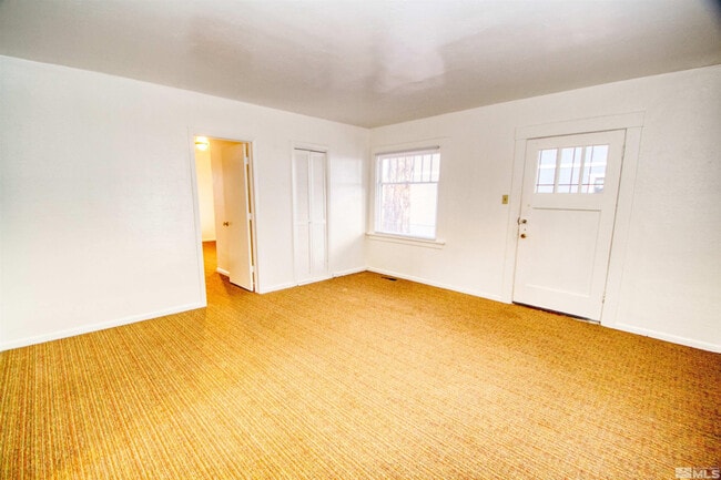 Building Photo - 829 Plumas St