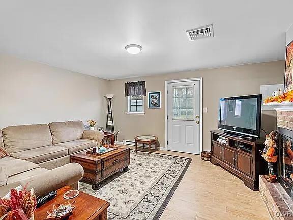 Building Photo - 2080 Johnston Dr