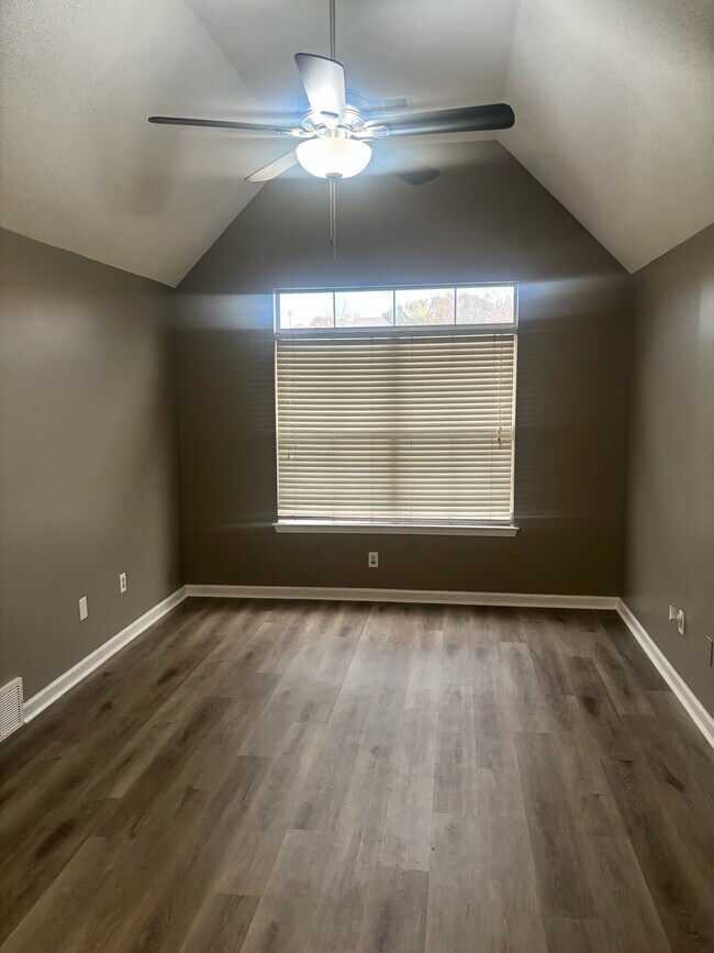 Building Photo - 1117 E Cortona Cir