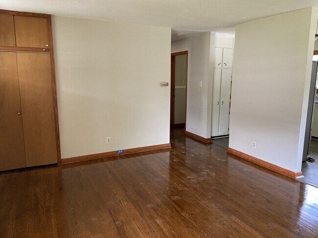 Building Photo - Rainbow Forest