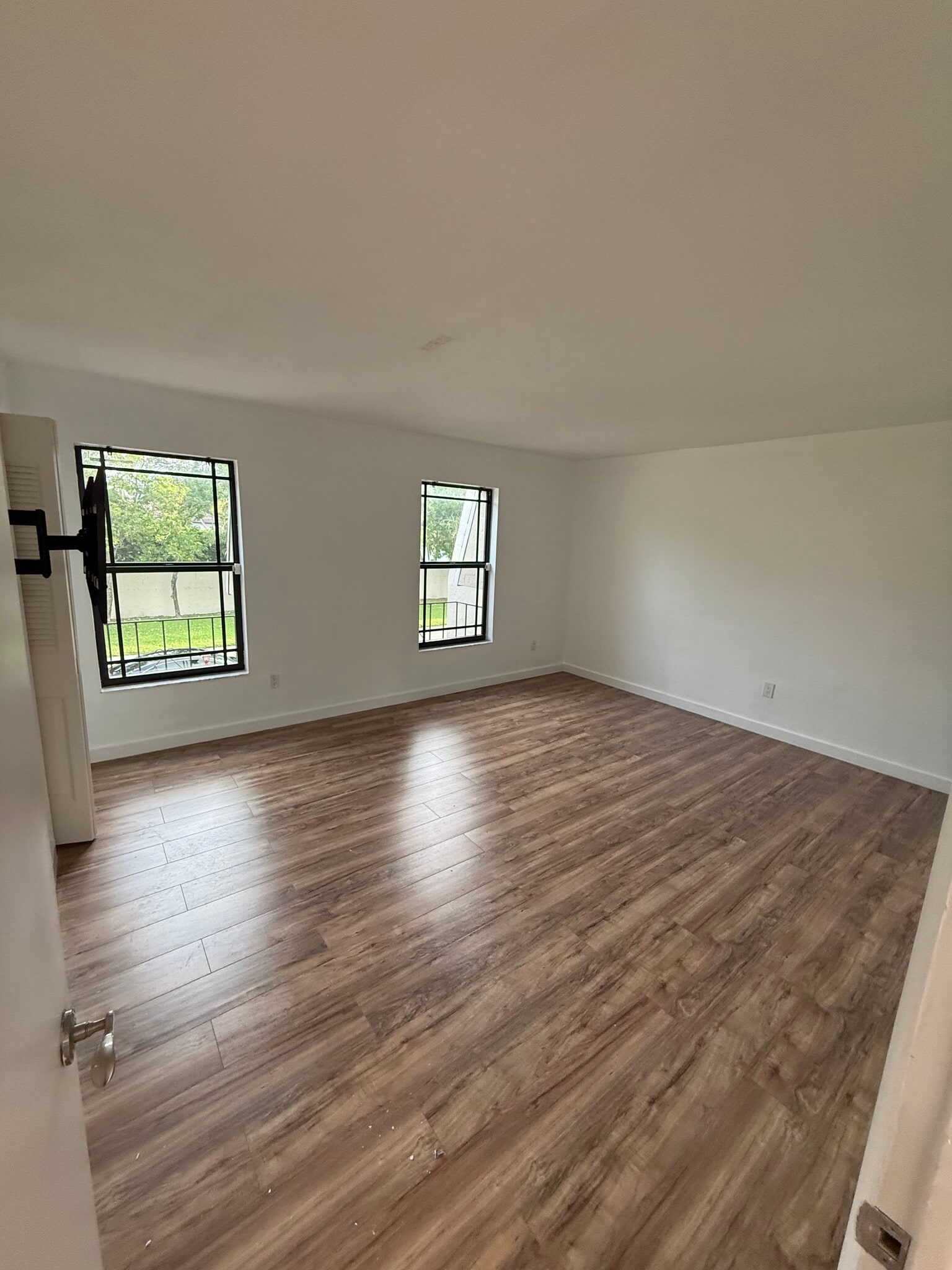 Building Photo - 9823 SW 93rd Ter