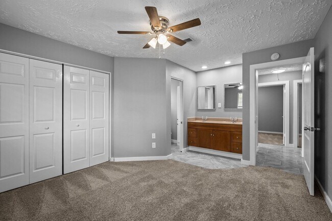Building Photo - 8122 Swan Meadow Ln