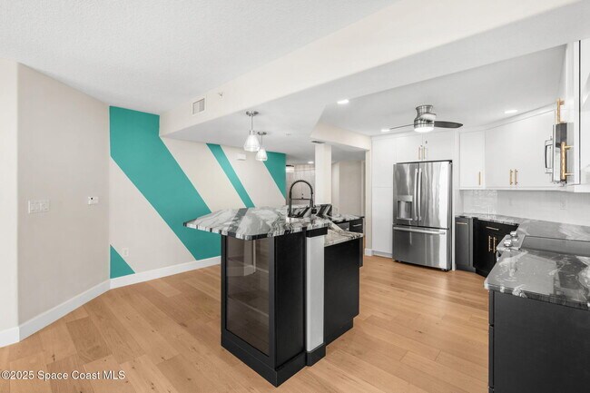 Building Photo - 800 Del Rio Way
