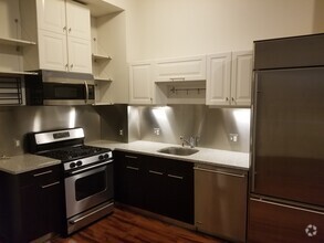 Building Photo - Extra Large Downtown 1 Bedroom Apt /w Wash...