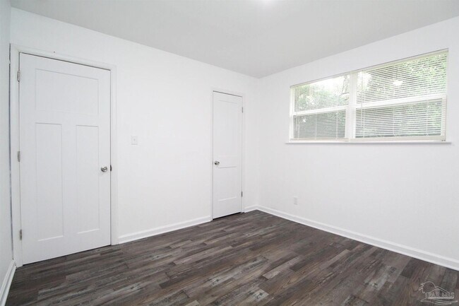 Building Photo - 150 E Ensley St