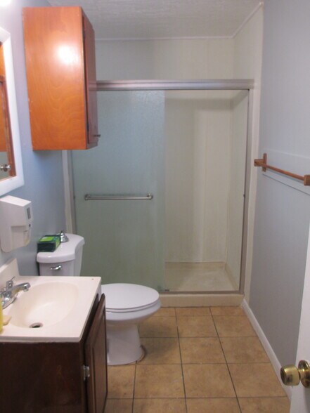 Building Photo - 702 Hughlett Ave