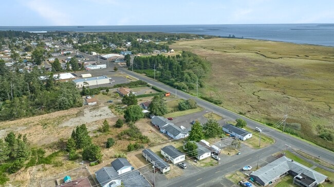 Building Photo - 110 W Veterans Ave