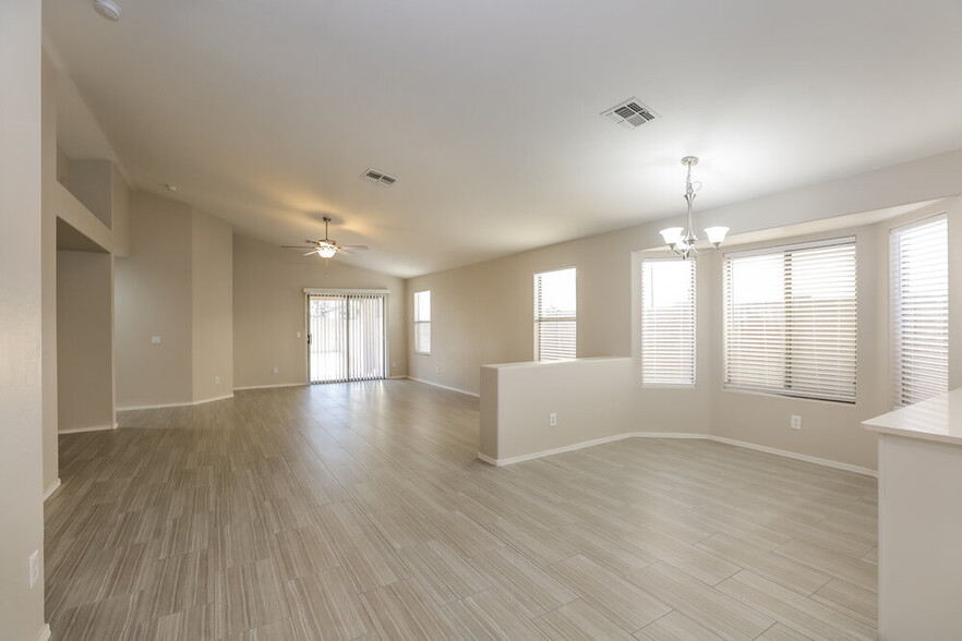 Building Photo - 4323 W Apollo Rd