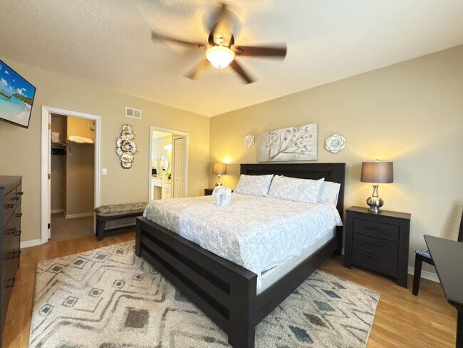 Building Photo - 900 Oxford Dr