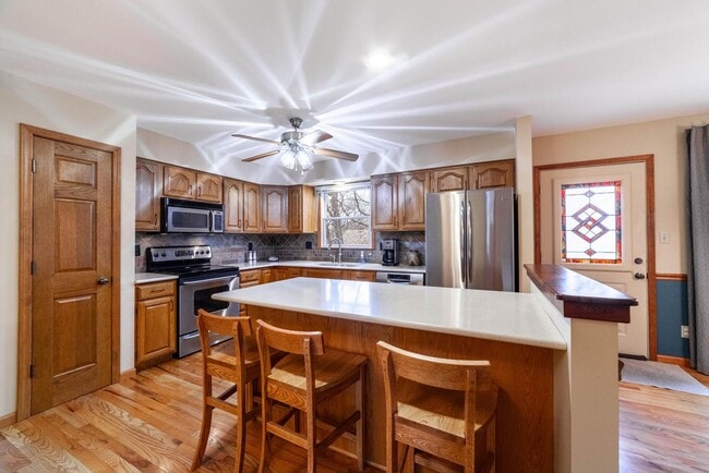 Building Photo - Single Family Home - Available For Rent!