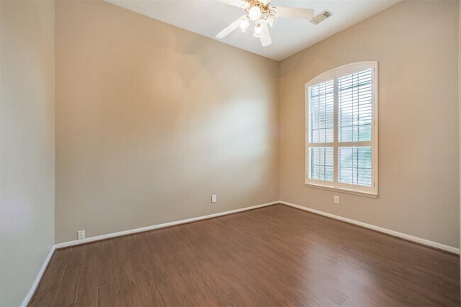 Building Photo - 7726 Trophy Pl Dr