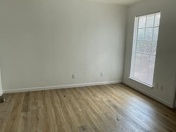 Building Photo - 7660 Kings Ridge Rd