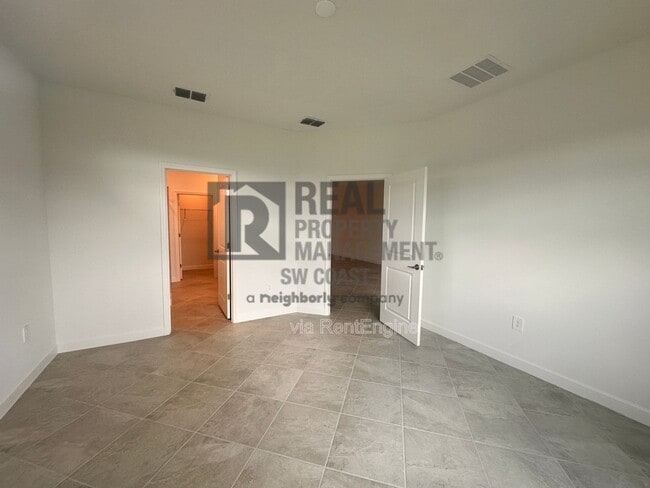 Building Photo - 20503 Hazelnut Ct S