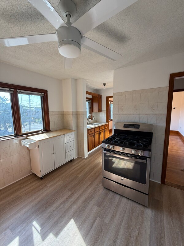 Building Photo - 374 Riverside Ave