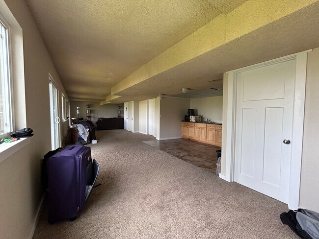 Building Photo - Large 4 Bedroom home with views of Bellingham Bay and Garage