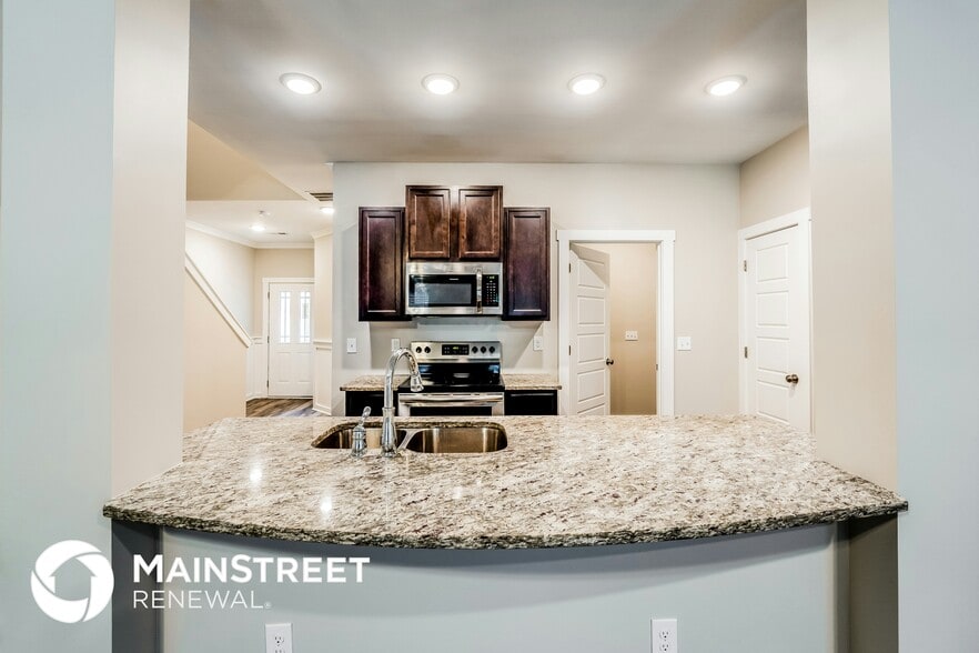 Building Photo - 635 Briar Ridge Cir