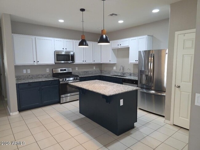 Building Photo - 21371 W Monte Vista Rd