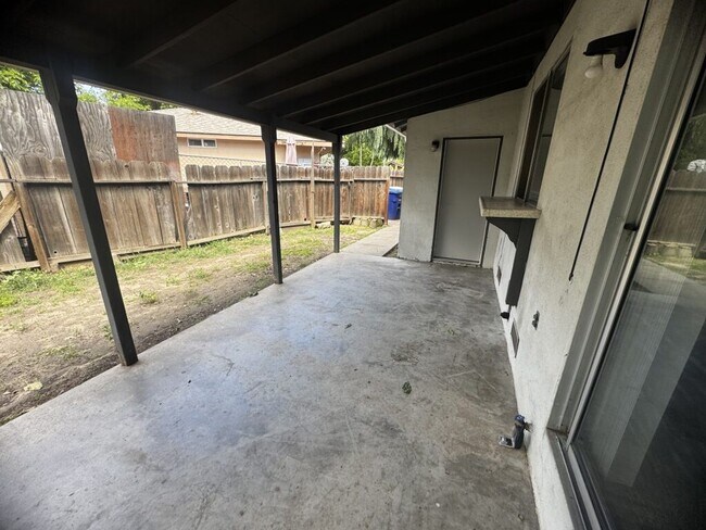 Building Photo - 2705 Rockwood Pl