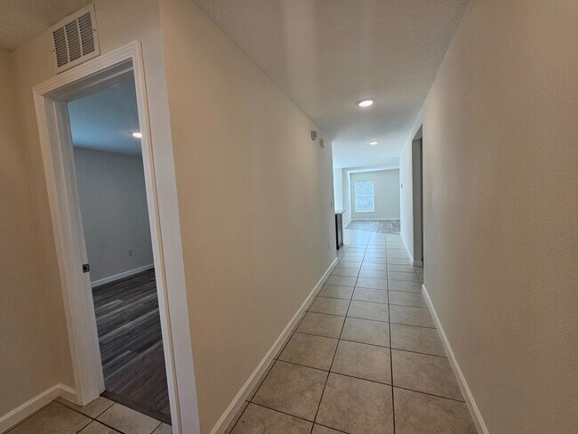 Building Photo - 3715 Eisel Wy