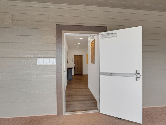 Building Photo - Charming 3BR Condo in Flagstaff