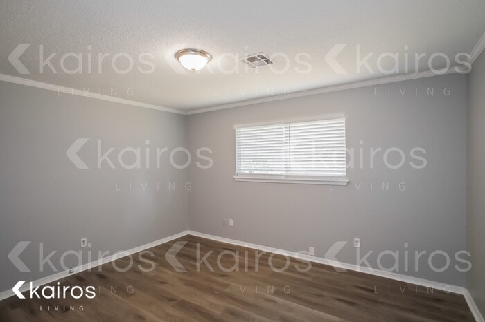 Building Photo - 204 NE 19th St