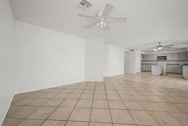 Building Photo - 1295 S Honeysuckle Ln