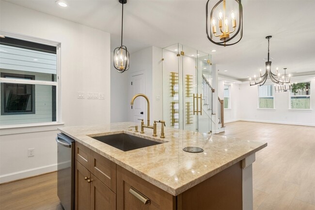 Building Photo - 882 Prosper St