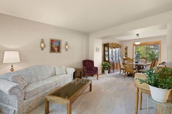 Building Photo - 508 Parkwood Dr