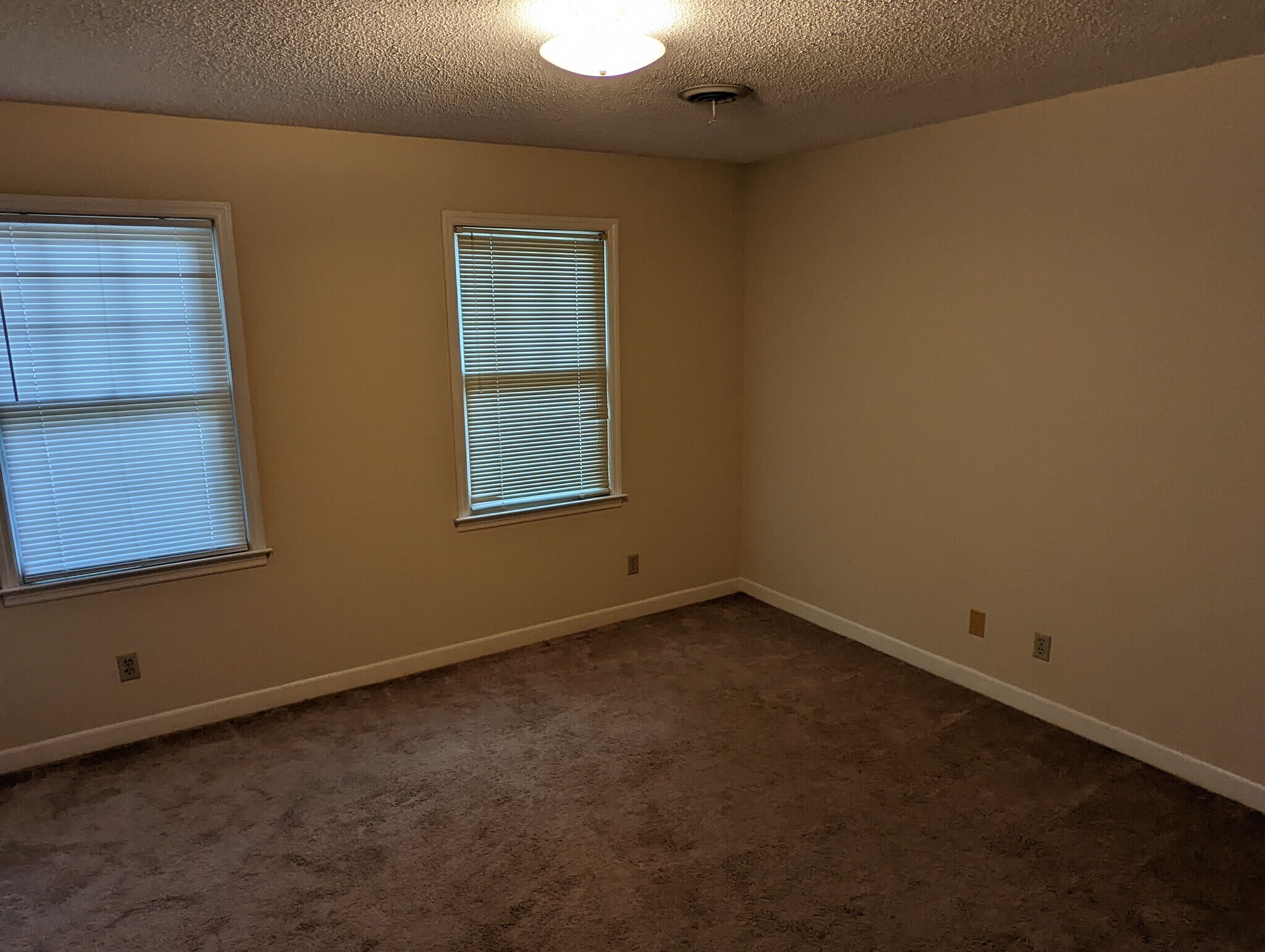 BR 2 - 215 Woodburn Club Ln