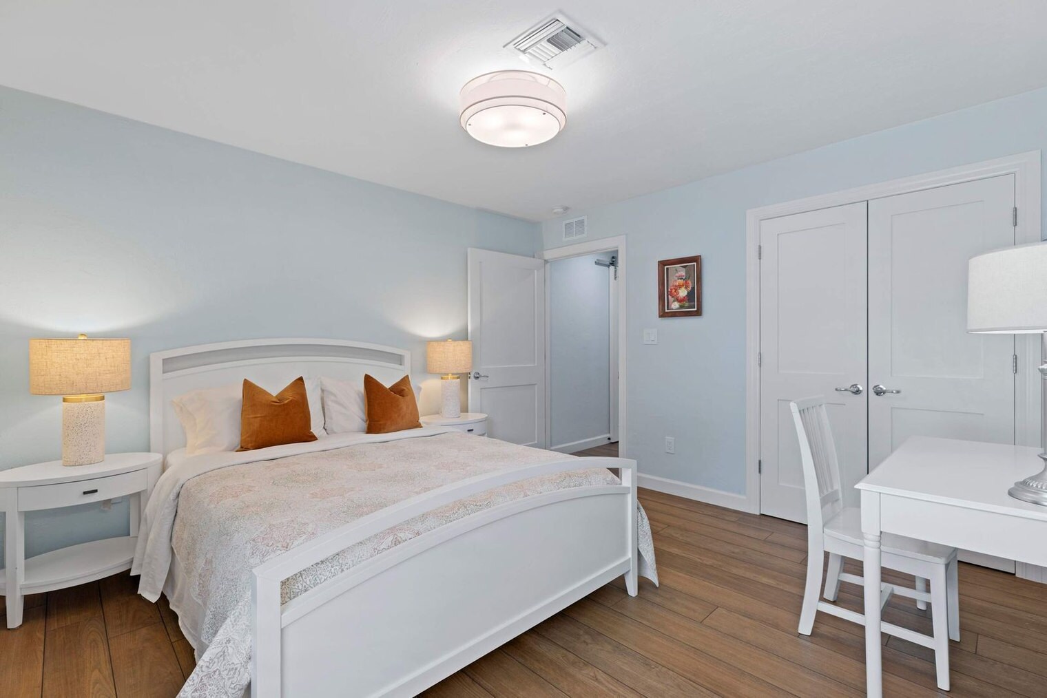 Building Photo - 2218 Kings Lake Blvd