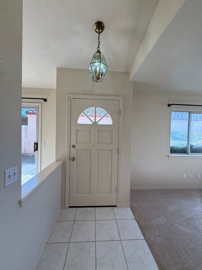 Building Photo - Single Story Home Located in The Gated Community of Hidden Pines