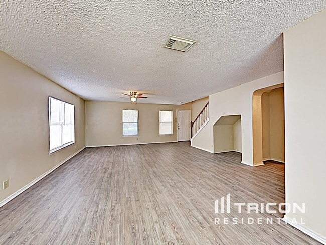 Building Photo - 8015 Chestnut Barr Dr