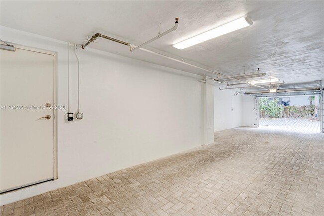 Building Photo - 7541 SW 61st Ave