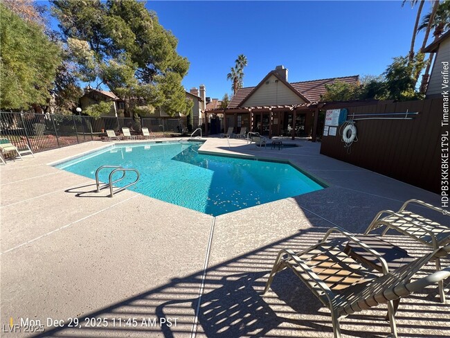 Building Photo - 3251 Dawnflower St