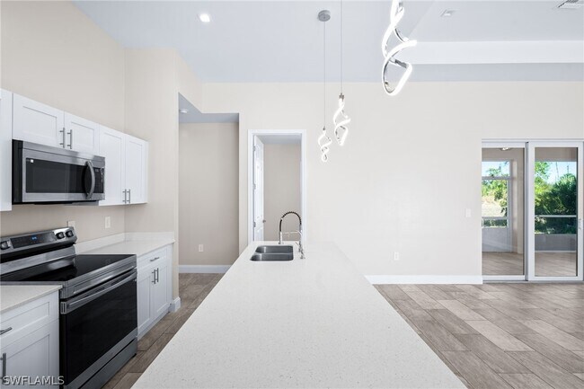 Building Photo - 2708 20th St W