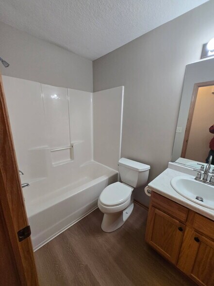 Building Photo - 950 67th St