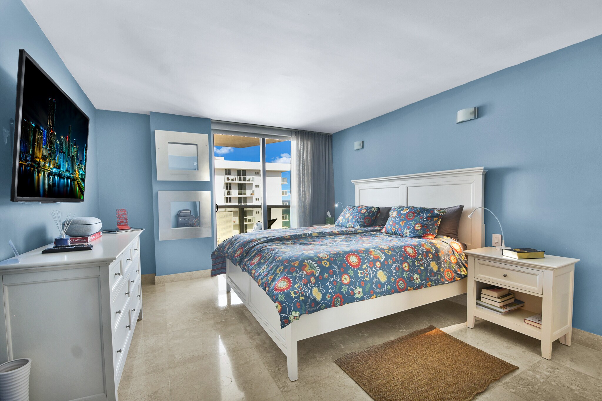 Building Photo - 2401 Collins Ave