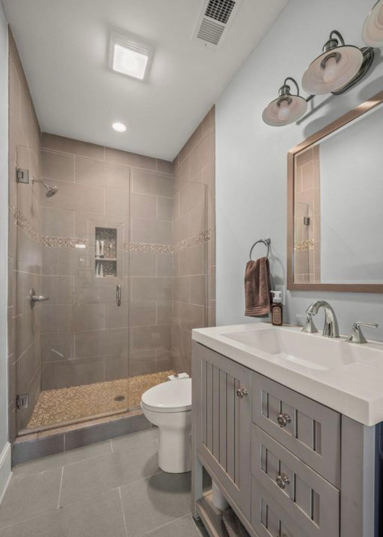Primary Bath - 669 Atwood St